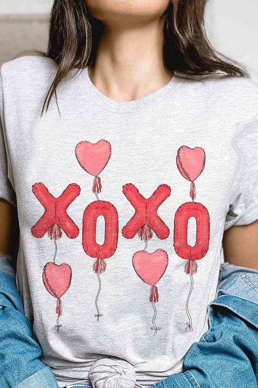 PLUS SIZE XOXO BALLOONS GRAPHIC TEE