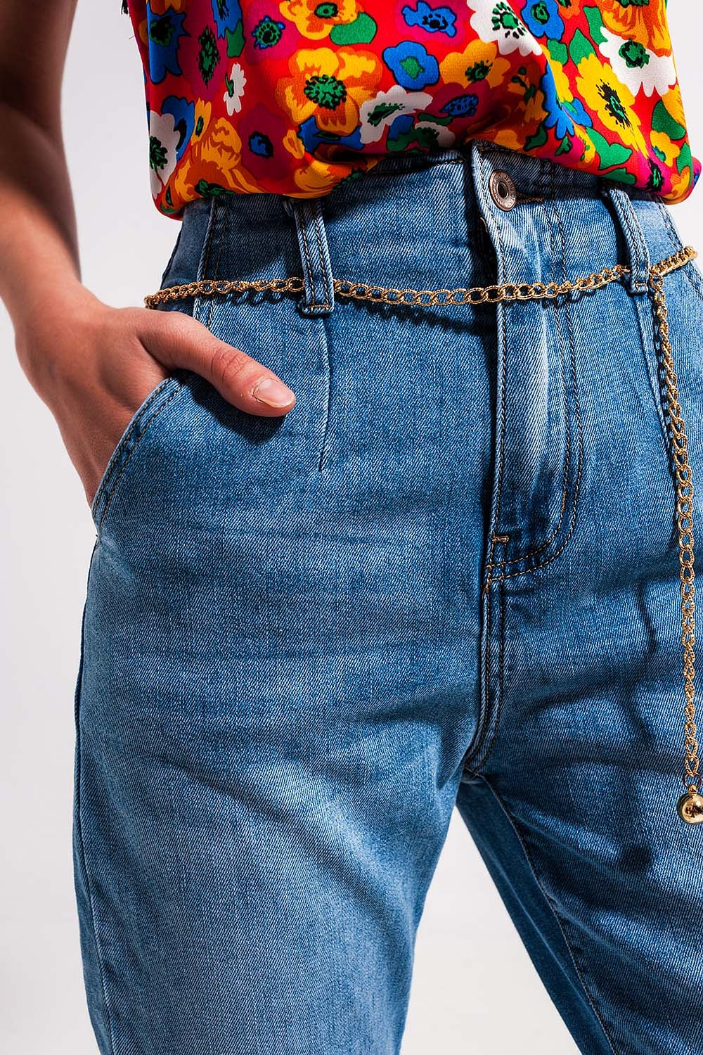 High Rise Straight Leg Belt Detail Jeans in Light Wash