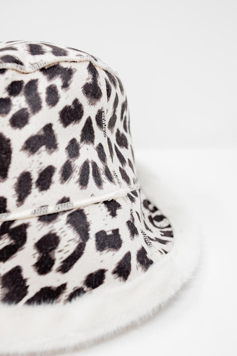 Reversible Bucket Hat in Leopard Print in Ecru