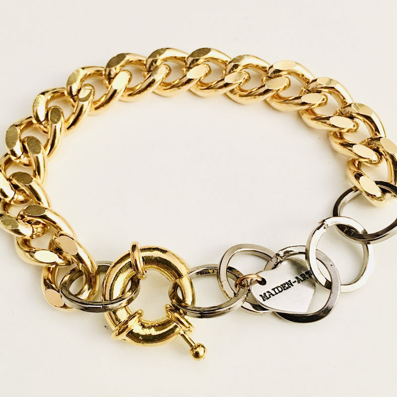 18kt Gold plated Curb chain bracelet and rudder clasp. Gold Curb Chain
